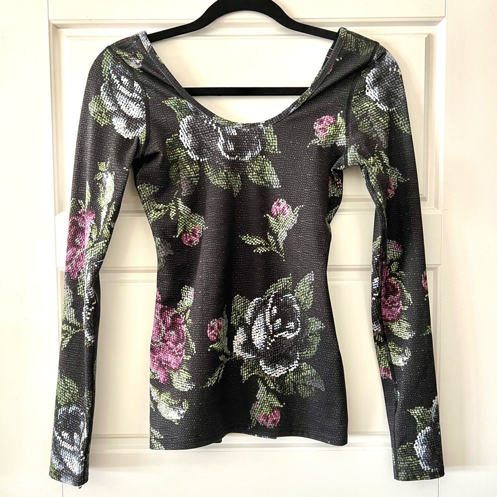LULULEMON top